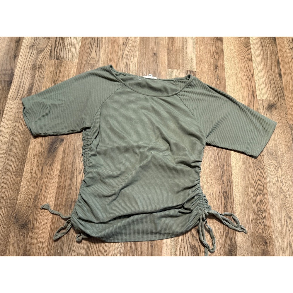 Love and Promises Ruched Side Ribbed Top Women Medium Green Adult Short Sleeve
